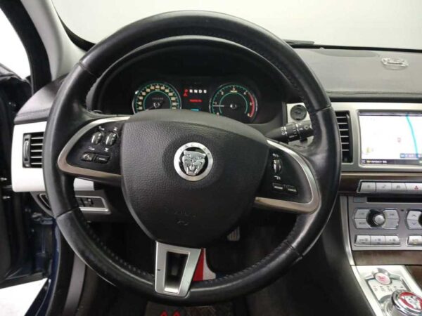 2012 Jaguar XF 3.0 V6 Luxury - Image 15