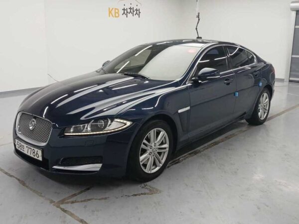 2012 Jaguar XF 3.0 V6 Luxury - Image 4