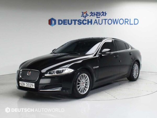 2014 Jaguar XF 2.0 Luxury - Image 2