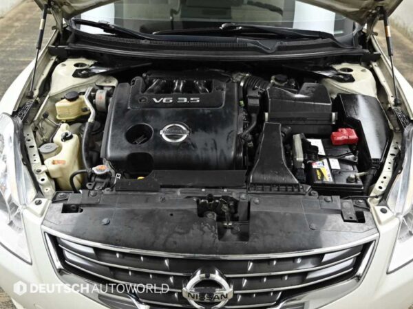 2010 NIssan Altima 4th Generation 3.5 - Image 7