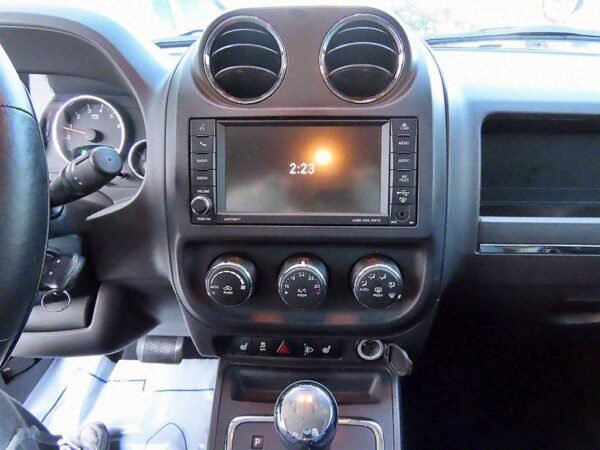 2013 Jeep Compass 2.4 Limited - Image 14