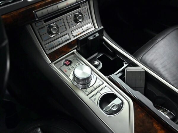 2011 JAGUAR XF 3.0D V6 Premium - Image 15