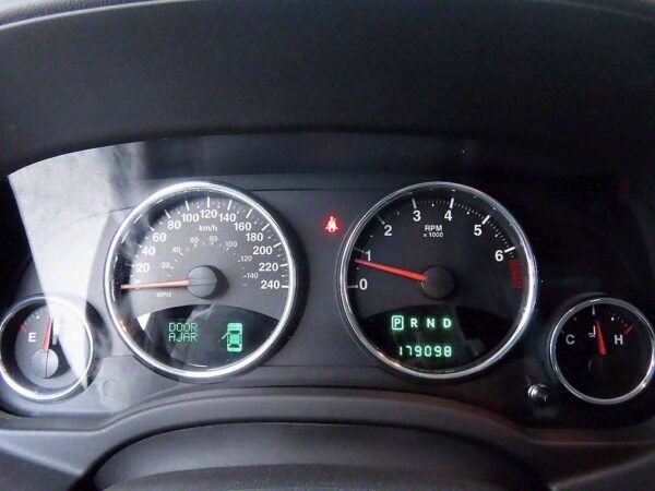 2013 Jeep Compass 2.4 Limited - Image 11