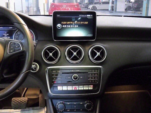 2016 Mercedes-Benz A-Class (3rd Generation) A200 - Image 12