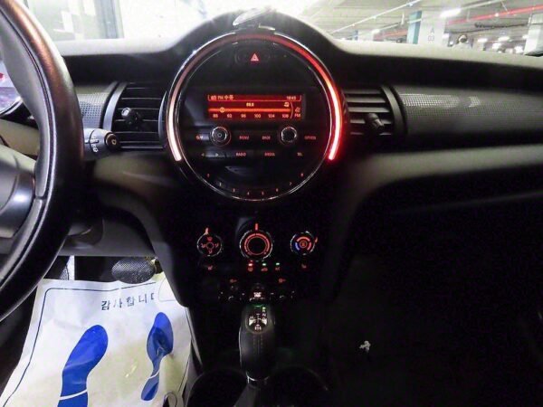 2014 Mini Cooper (3rd Generation) 1.5 - Image 10