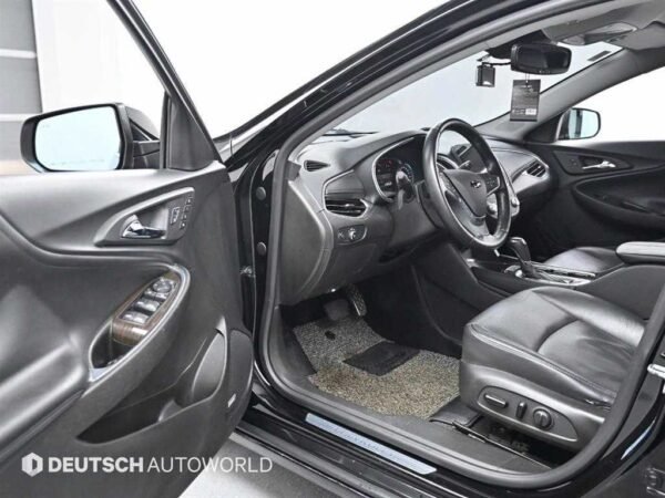 2017 Chevrolet(Daewoo) All new Malibu 2.0 Turbo Perfect Black - Image 12