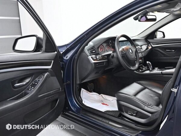 2011 BMW 5Series (6th Generation) 528i - Image 11