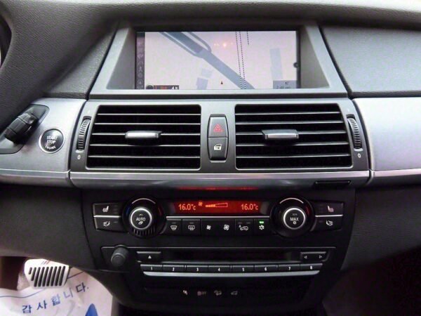 2011 BMW X5 (2nd Generation) 35i xDrive - Image 9