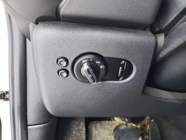 2017 Mini Cooper (3rd Generation) 1.5 high - Image 9