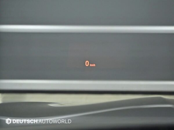 2011 BMW 5Series (6th Generation) 528i - Image 5