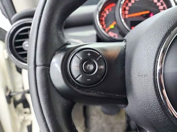 2017 Mini Cooper (3rd Generation) 1.5 high - Image 5