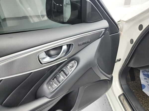 2015 Infiniti Q50 2.2D Premium - Image 3