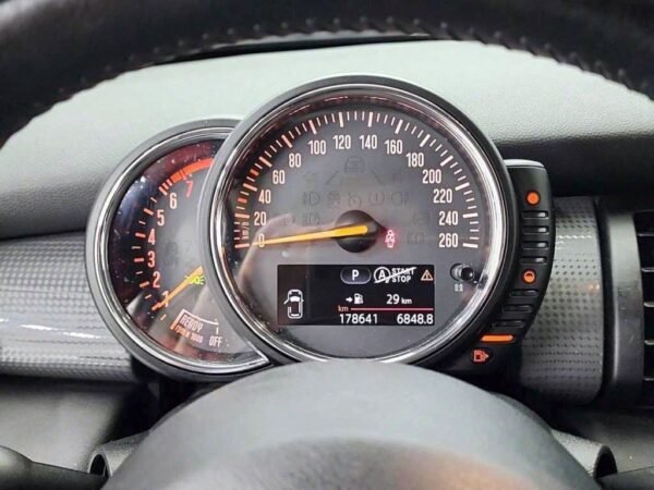 2017 Mini Cooper (3rd Generation) 1.5 high - Image 17