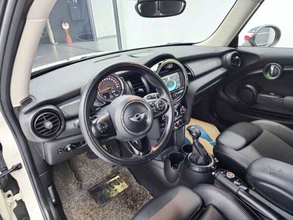 2017 Mini Cooper (3rd Generation) 1.5 high - Image 16