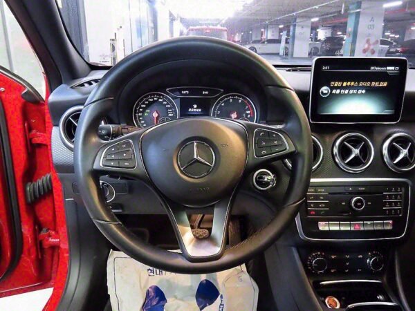 2016 Mercedes-Benz A-Class (3rd Generation) A200 - Image 15