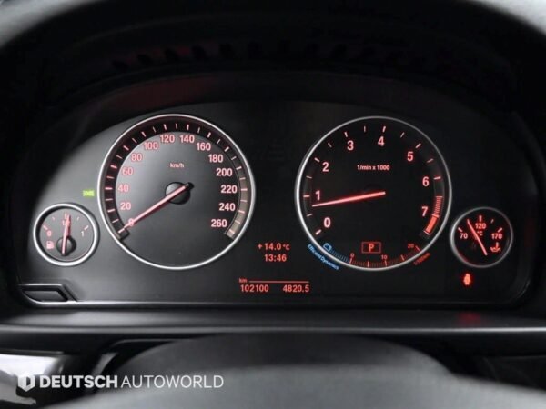 2011 BMW 5Series (6th Generation) 528i - Image 14