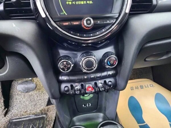 2017 Mini Cooper (3rd Generation) 1.5 high - Image 13