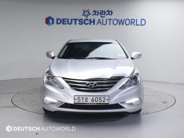 2014 HYUNDAI SONATA The Brilliant CVVL Attraction - Image 2
