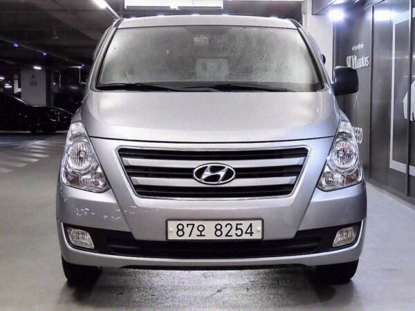 2017 Hyundai Grand Starex 5seater Diesel Van Mordern - Image 20