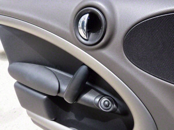 2011 MINI COUNTRYMAN 1.6 - Image 10