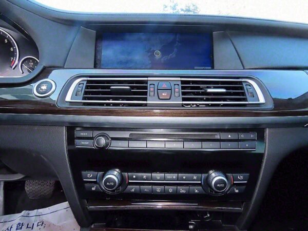 2009 BMW 7series (5th generation) 740Li - Image 8