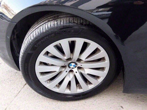 2009 BMW 7series (5th generation) 740Li - Image 3