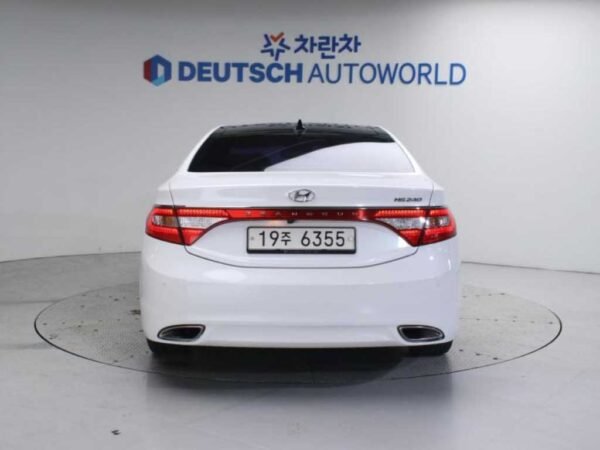 2014 HYUNDAI GRANDEUR HG 240 Modern - Image 19