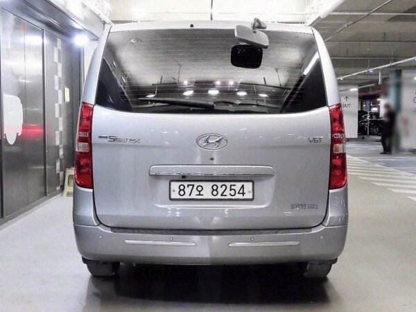 2017 Hyundai Grand Starex 5seater Diesel Van Mordern - Image 17