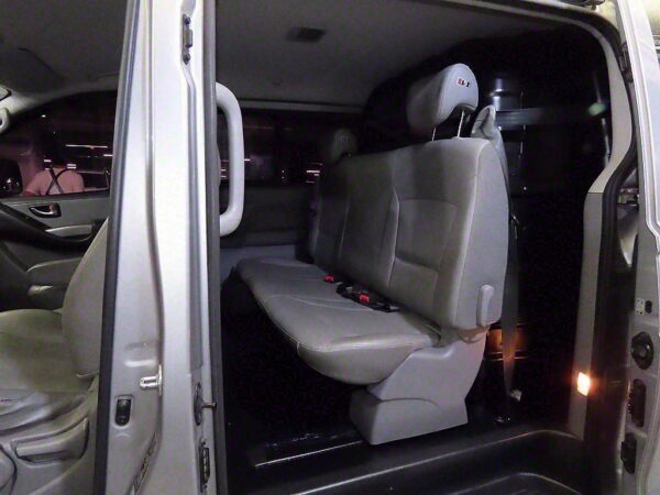 2017 Hyundai Grand Starex 5seater Diesel Van Mordern - Image 15