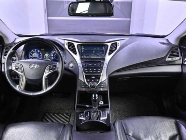 2014 HYUNDAI GRANDEUR HG 240 Modern - Image 16