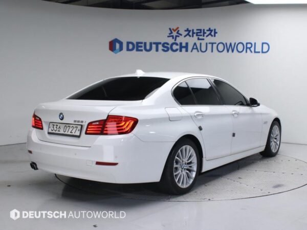 2014 BMW 5series (6th generation) 528i - Image 21