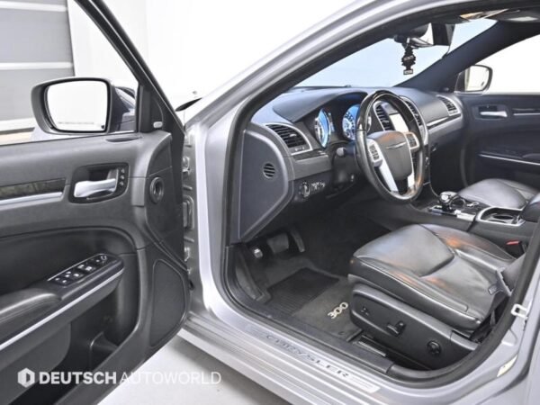 2014 Chrysler 300C (2nd generation) 3.6 - Image 12