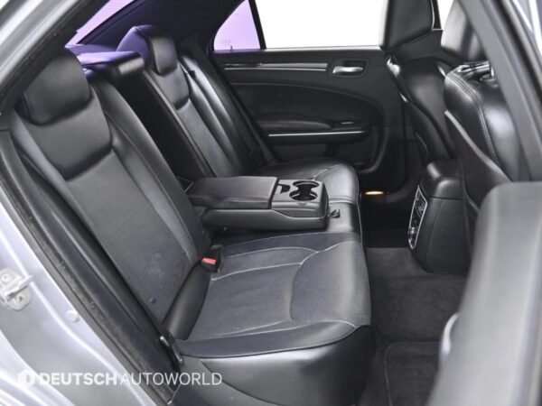 2014 Chrysler 300C (2nd generation) 3.6 - Image 11