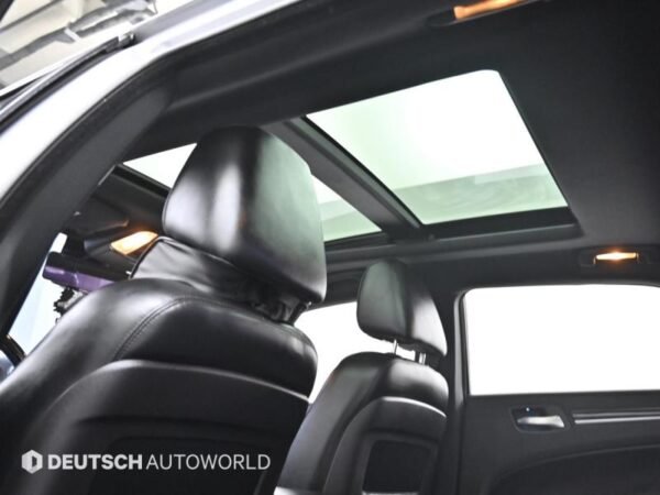 2014 Chrysler 300C (2nd generation) 3.6 - Image 4