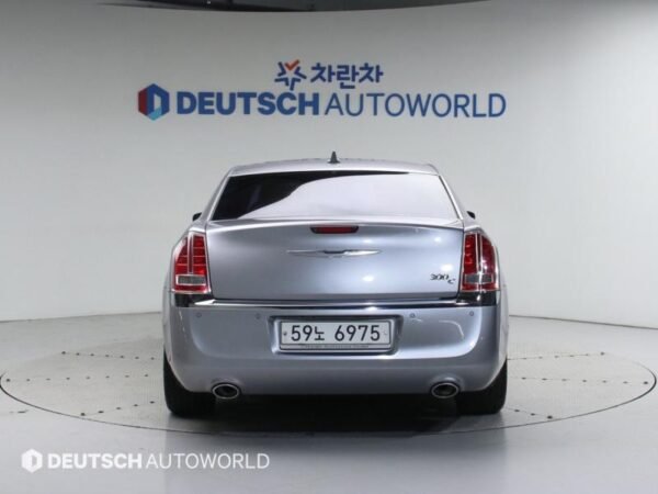 2014 Chrysler 300C (2nd generation) 3.6 - Image 19