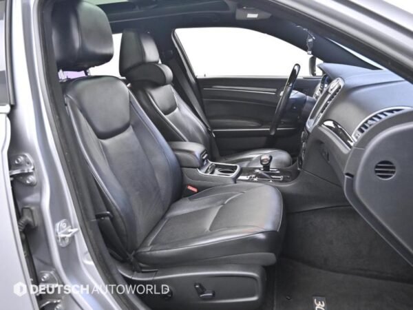 2014 Chrysler 300C (2nd generation) 3.6 - Image 13