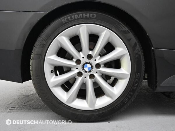 2011 BMW 3series (5th generation) Convertible 328i - Image 17