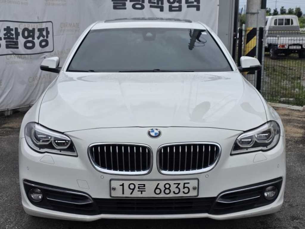 2014 BMW 5series (6th generation) 528i xDrive luxury - Image 2