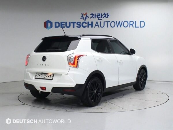 2016 KG Mobility (SSANGYONG) TIVOLI Gasoline 2WD LX - Image 21