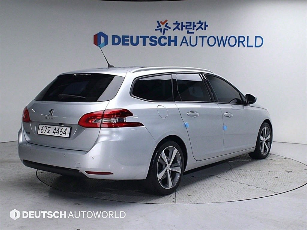 2017 Peugeot 308 (2nd generation) SW 1.6 BlueHDi - Image 21