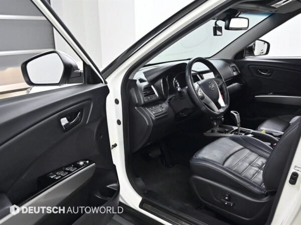 2016 KG Mobility (SSANGYONG) TIVOLI Gasoline 2WD LX - Image 12