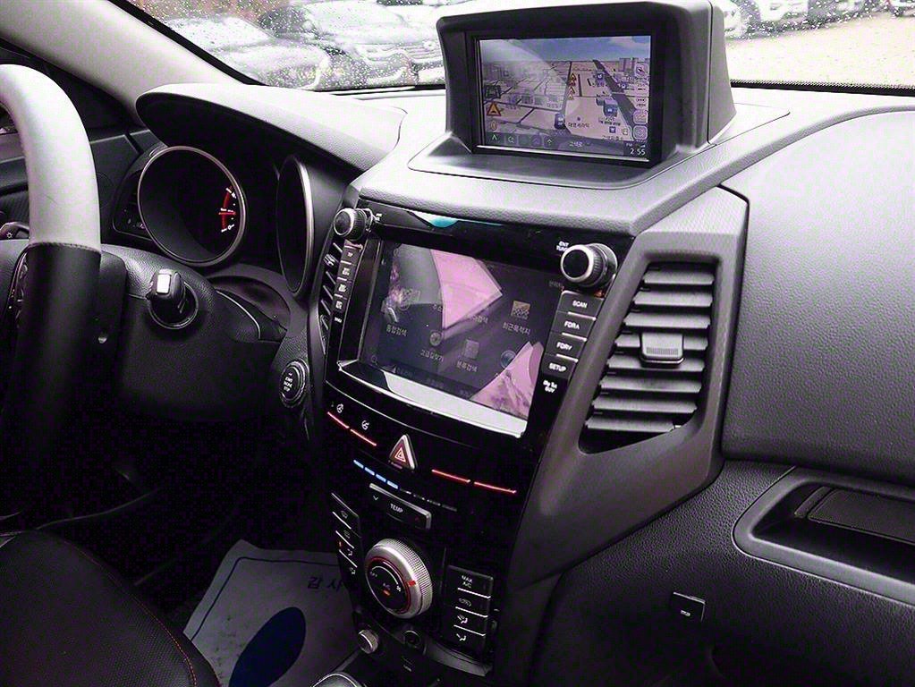 2018 KG Mobility (SSANGYONG) TIVOLI AIR Gasoline 2WD IX - Image 11