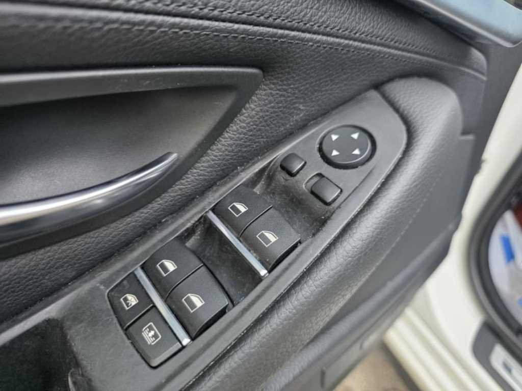 2014 BMW 5series (6th generation) 528i xDrive luxury - Image 12