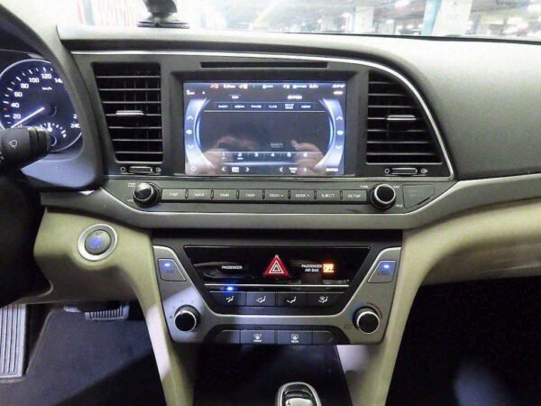 2017 HYUNDAI AVANTE AD 106 GDi Value Plus - Image 10
