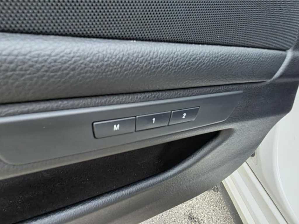 2014 BMW 5series (6th generation) 528i xDrive luxury - Image 11