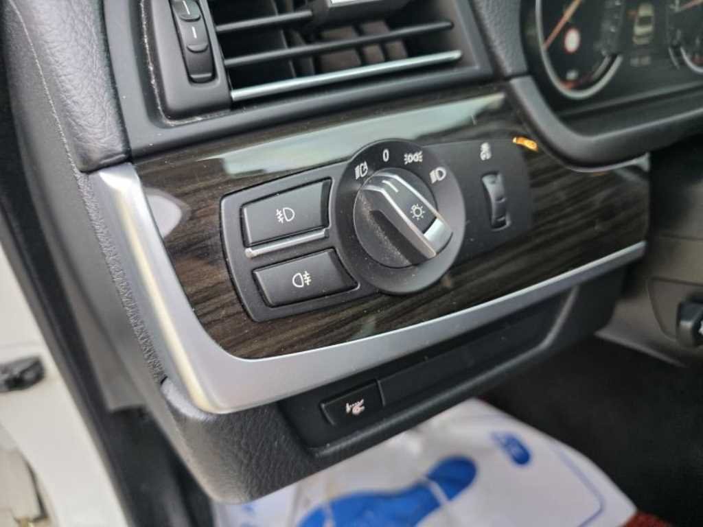 2014 BMW 5series (6th generation) 528i xDrive luxury - Image 10