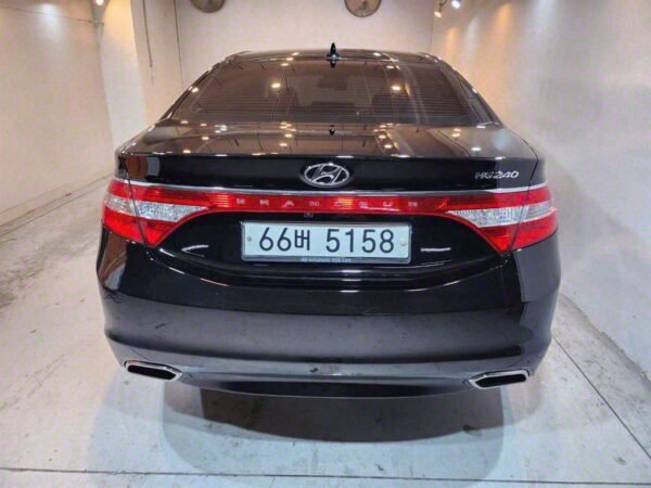 2015 HYUNDAI GRANDEUR HG 240 Modern - Image 20