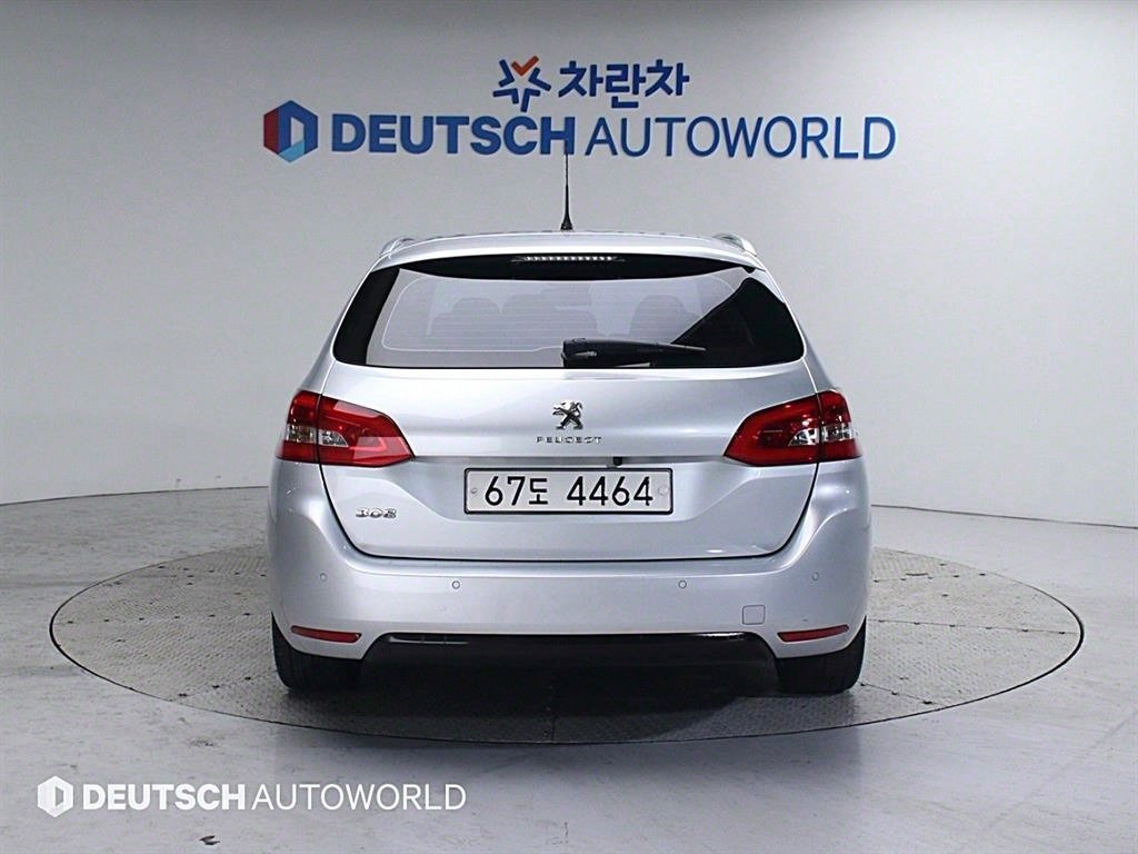 2017 Peugeot 308 (2nd generation) SW 1.6 BlueHDi - Image 19