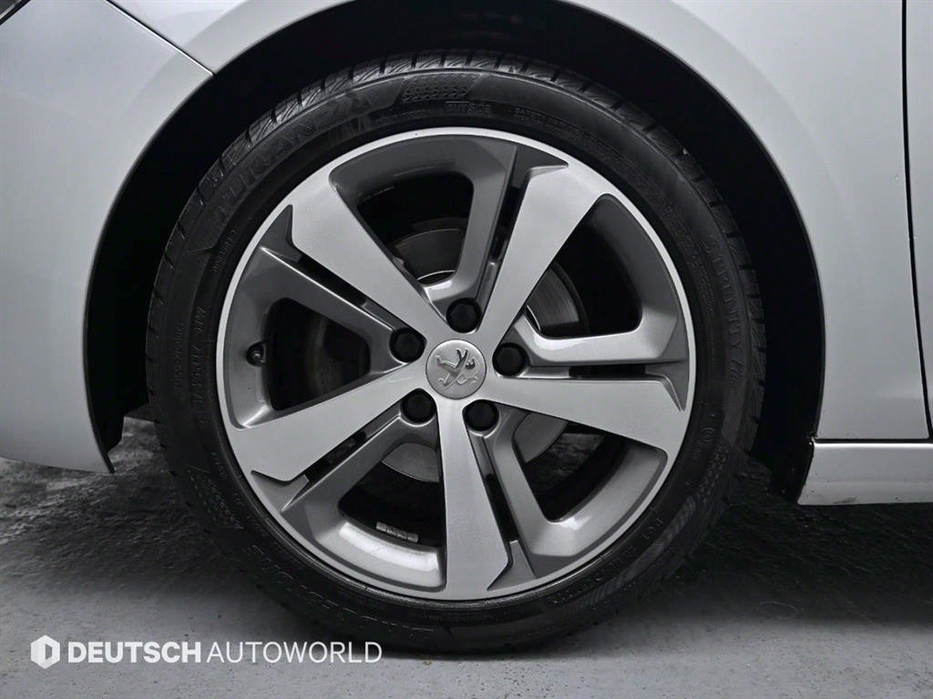 2017 Peugeot 308 (2nd generation) SW 1.6 BlueHDi - Image 18