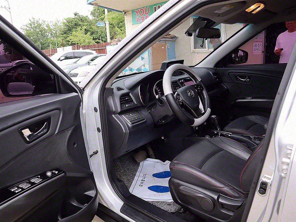 2018 KG Mobility (SSANGYONG) TIVOLI AIR Gasoline 2WD IX - Image 16